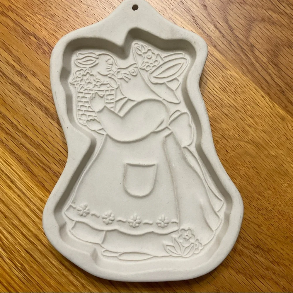 VTG Longaberger Pottery Cookie Mold Bundle of Two Easter bunnies .